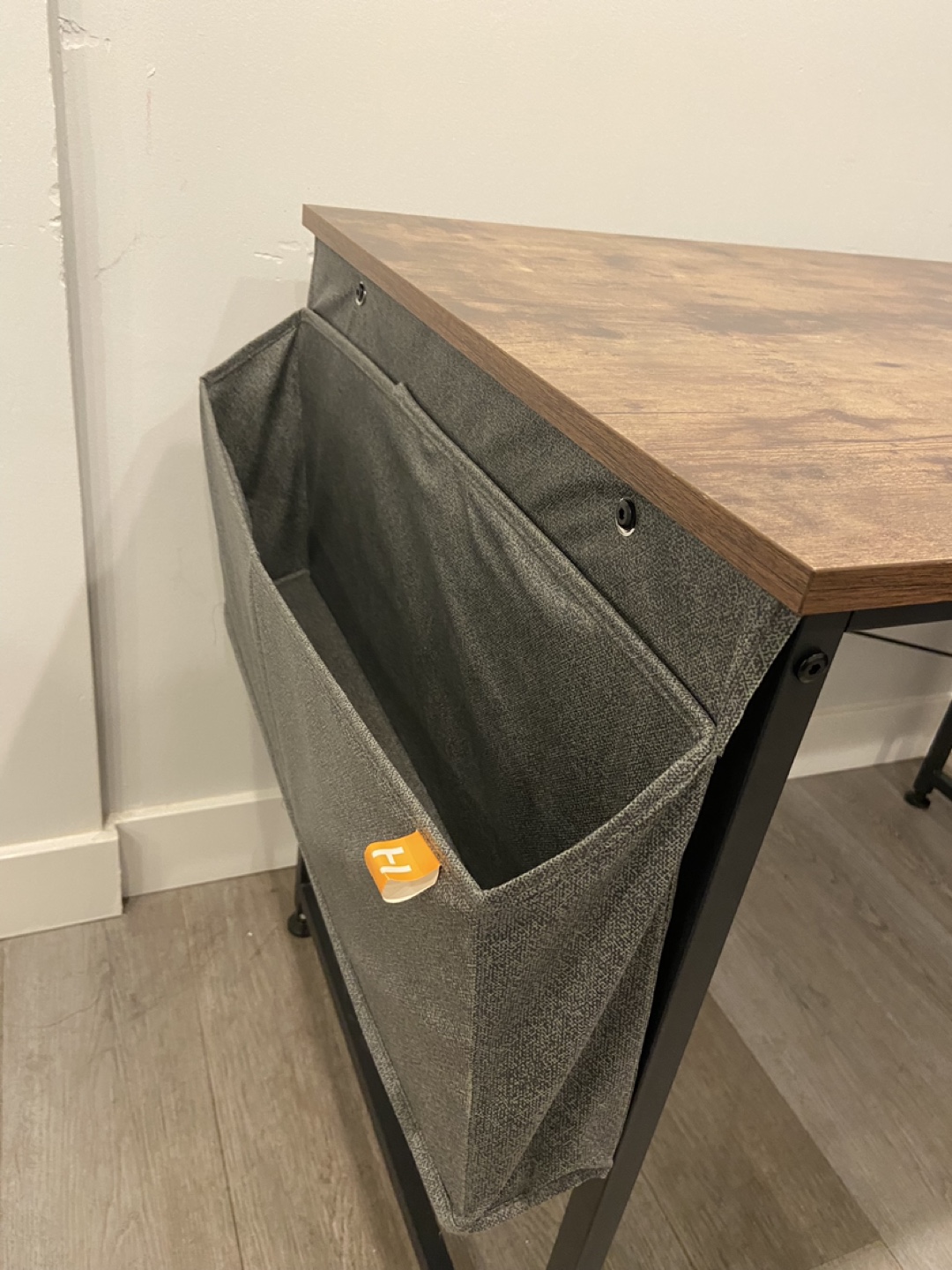 Desk with built-in organizer - photo 3