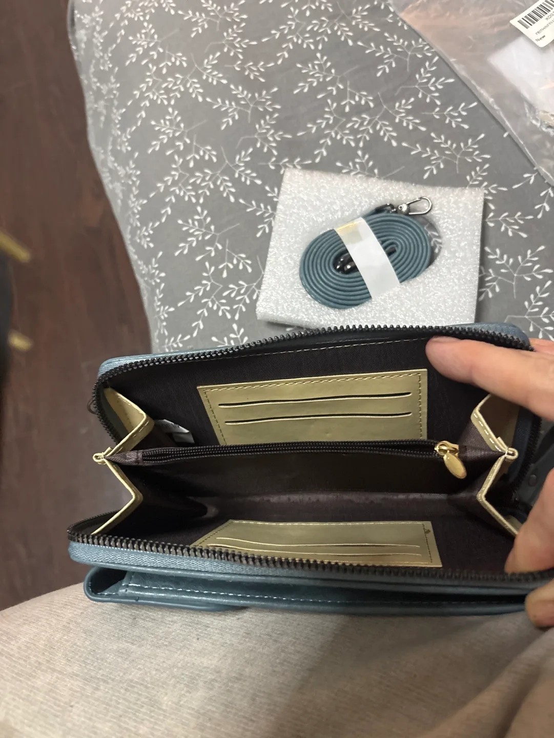 NEW beautiful blue wallet w strap  phone storage pocket image indicator(2)