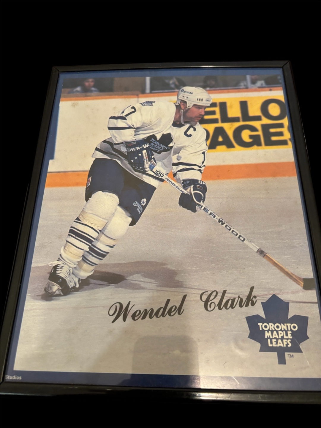 Framed Wendel Clark Toronto Maple Leafs Photo 🏈