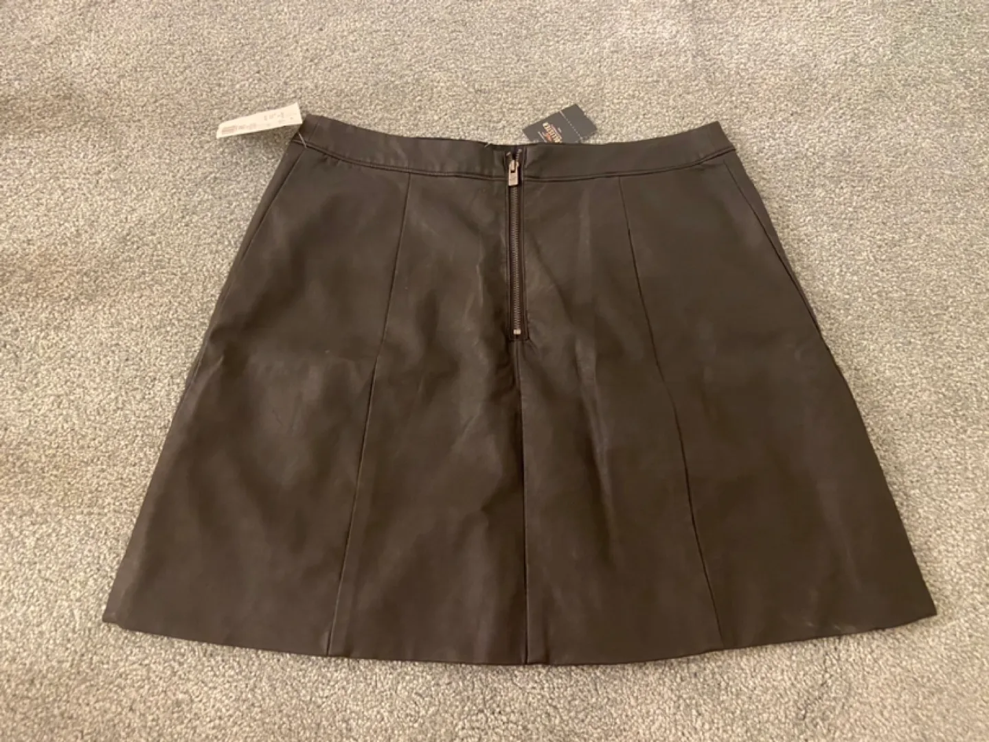 BNWT Hollister Faux Leather Mini Skirt 🏈 image indicator(2)