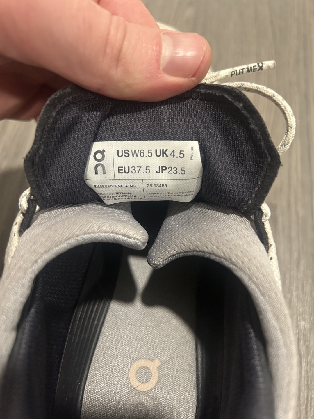 On Running sneakers size 6.5 US - photo 5