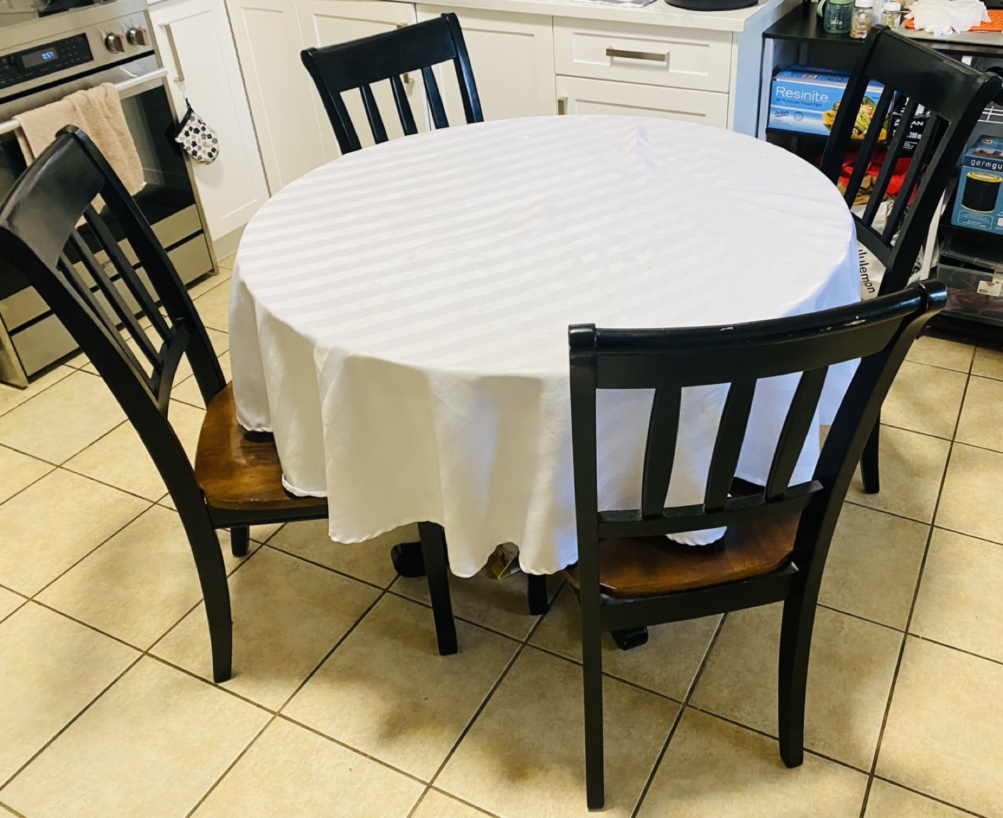 Round Dining Table with Four Chairs