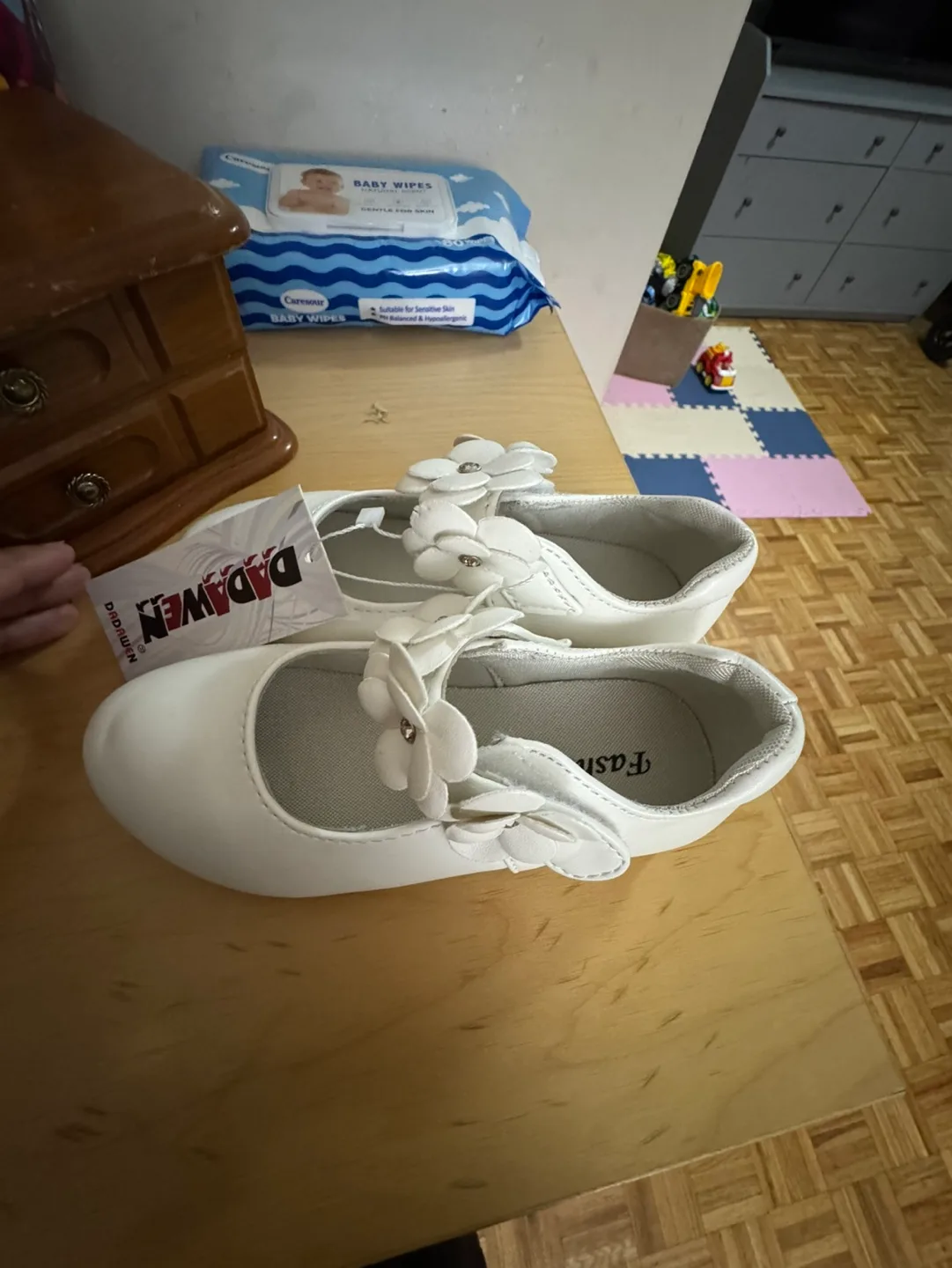 DADAWEN Girls White Mary Jane Ballet Flats Size 11 Little Kid image indicator(4)