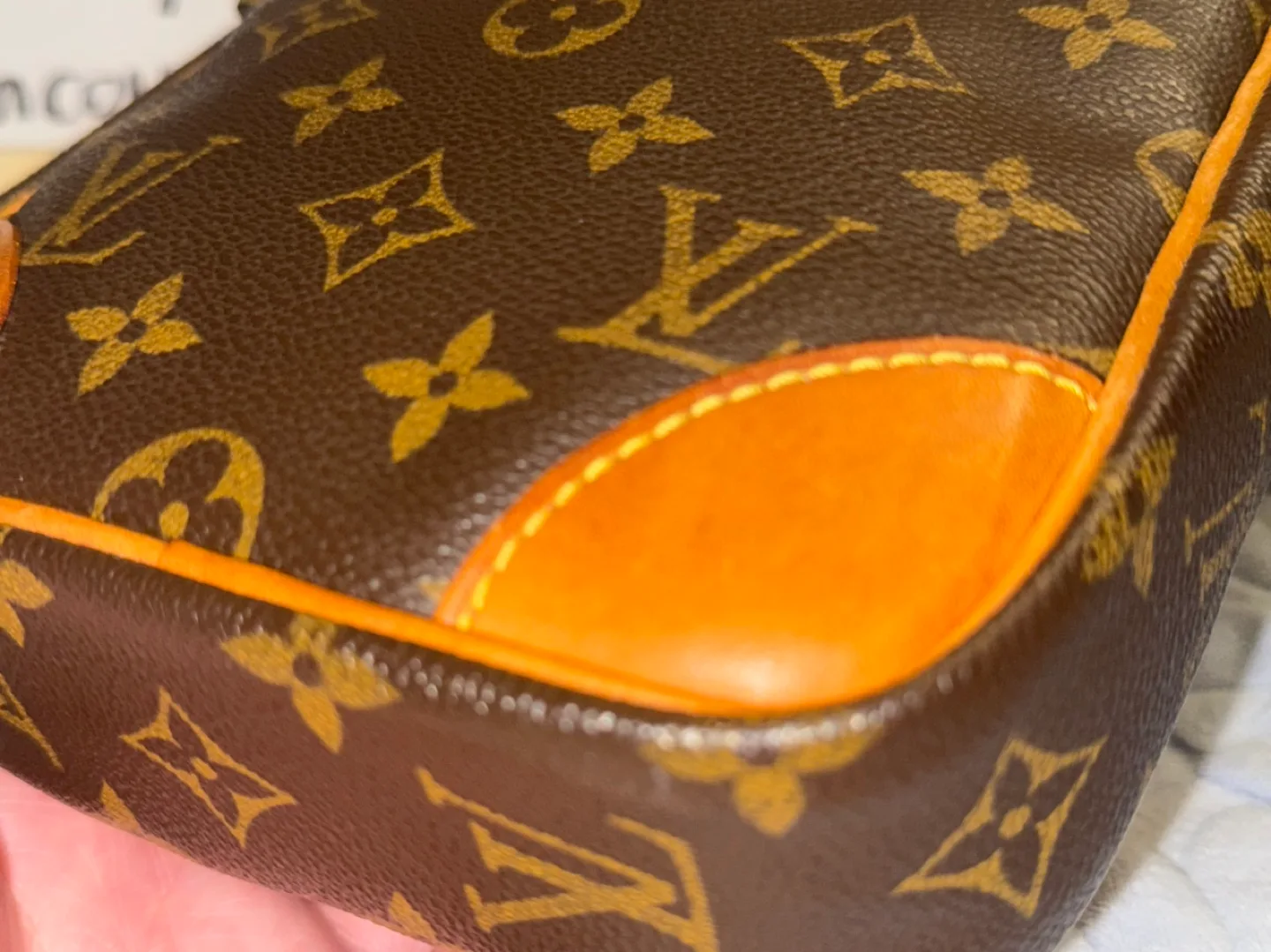 Louis Vuitton Danube Authentic image indicator(3)