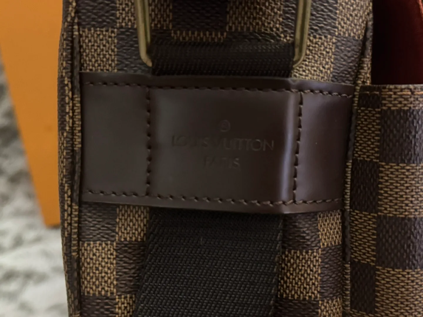 Louis Vuitton broadway 2 way messenger bag image indicator(2)