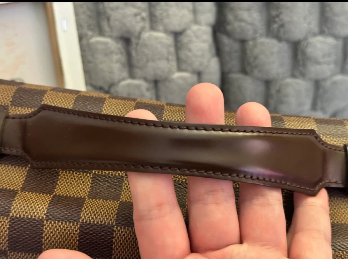 Louis Vuitton broadway 2 way messenger bag image indicator(7)
