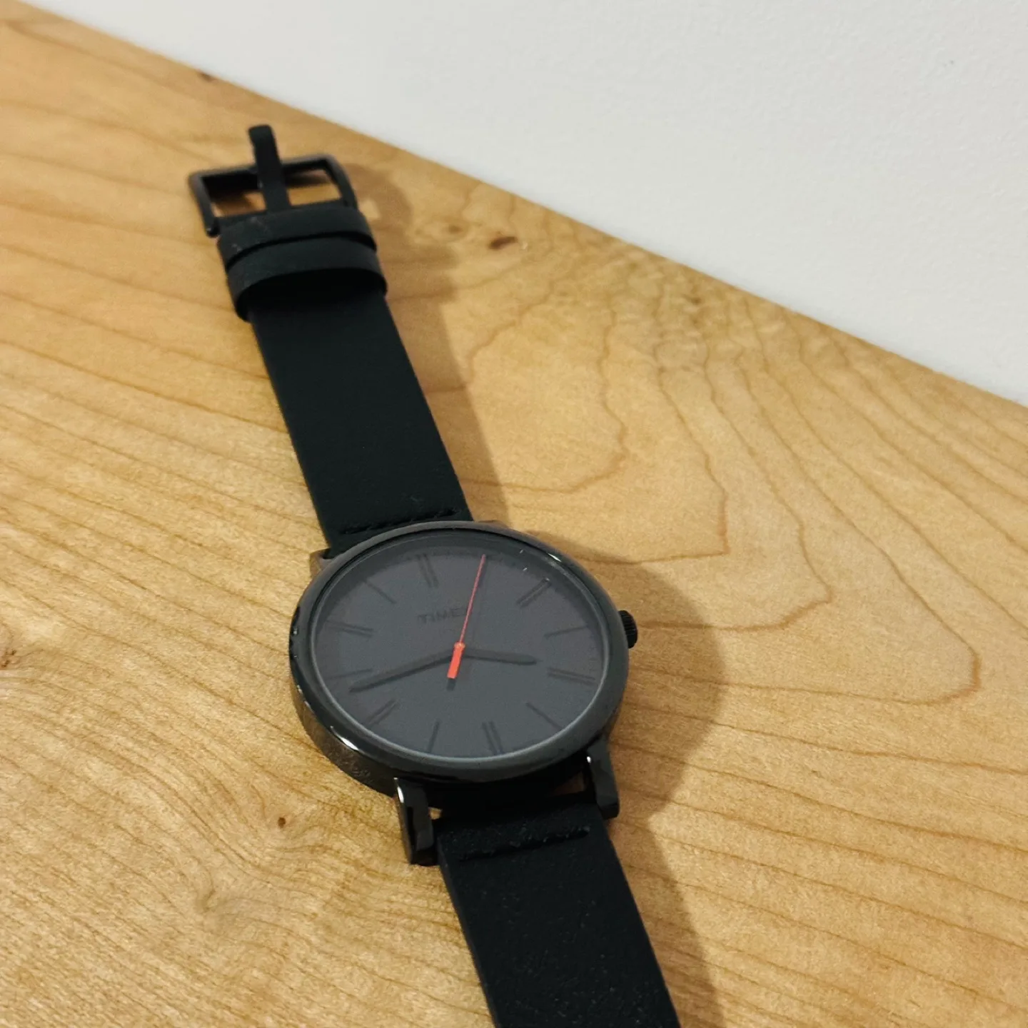 Timex Unisex Black Watch with Red Accent image indicator(4)