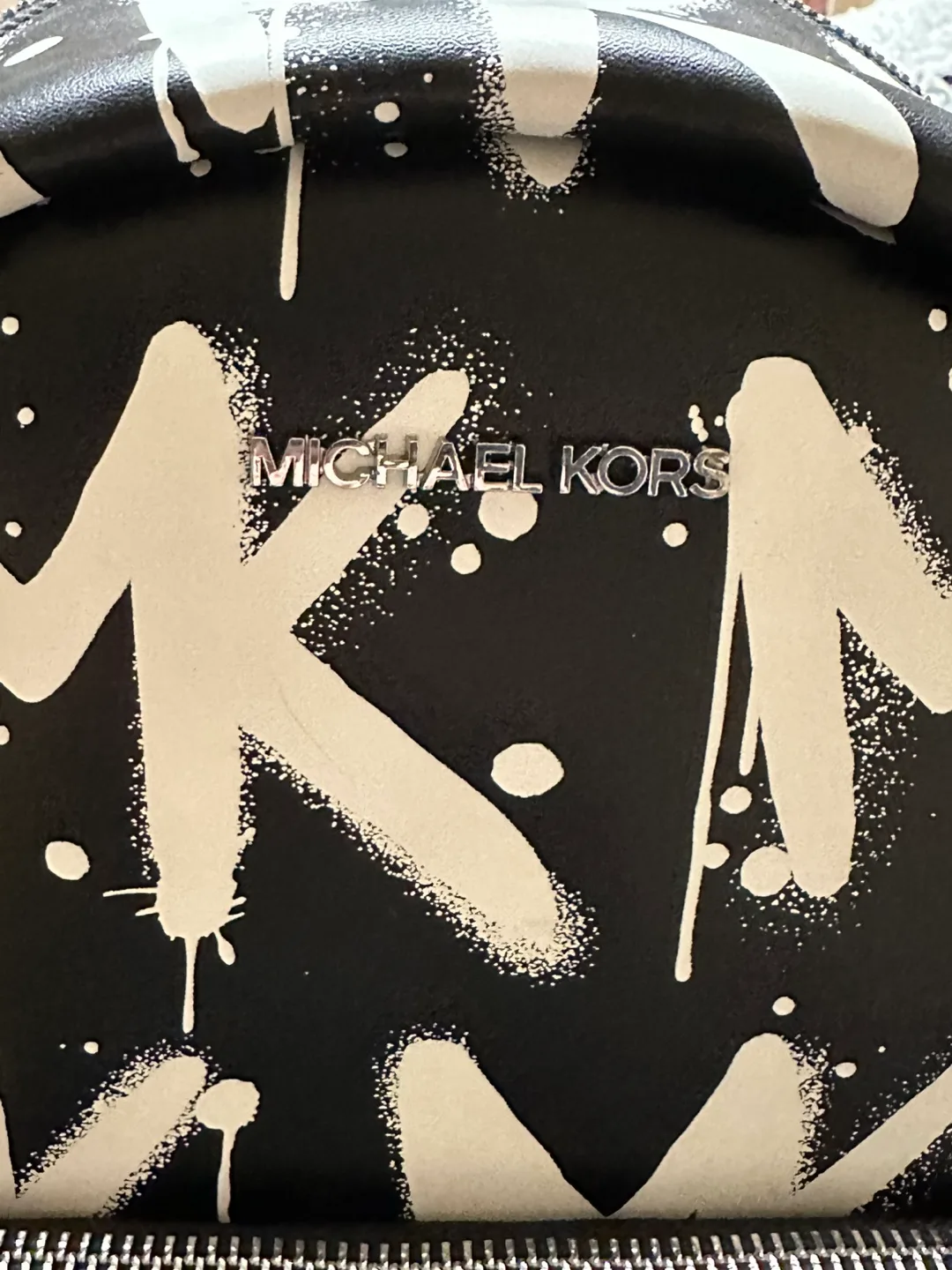 Michael Kors Backpack image indicator(3)
