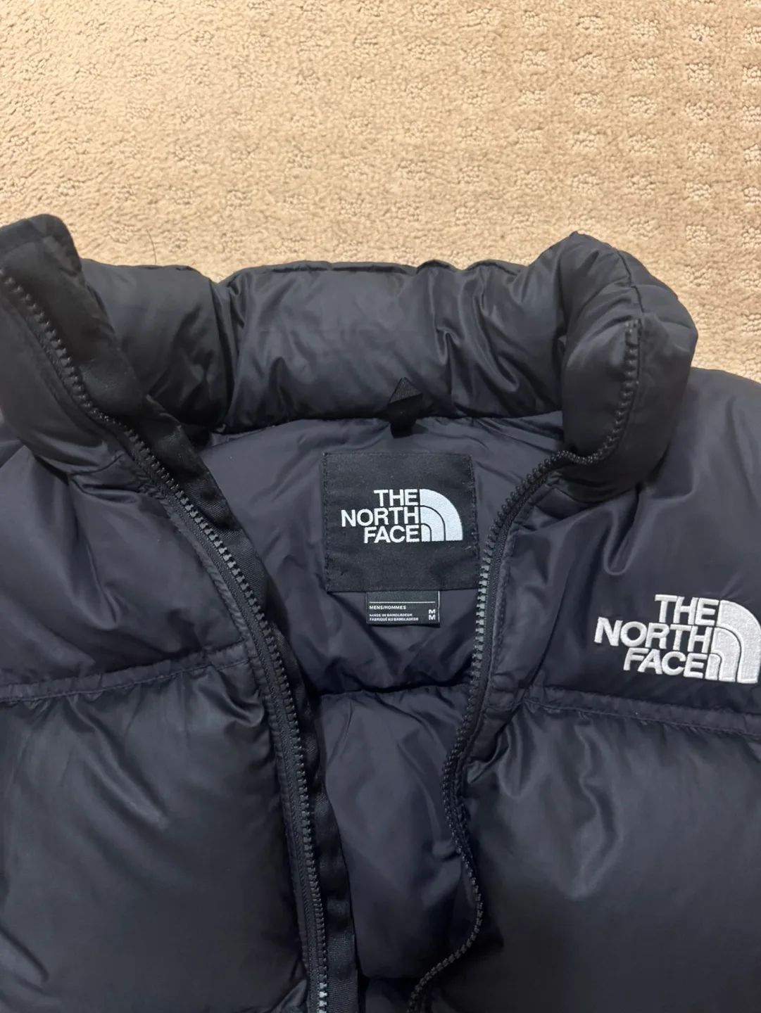 The North Face 700 Black Puffer Jacket - Size M image indicator(2)