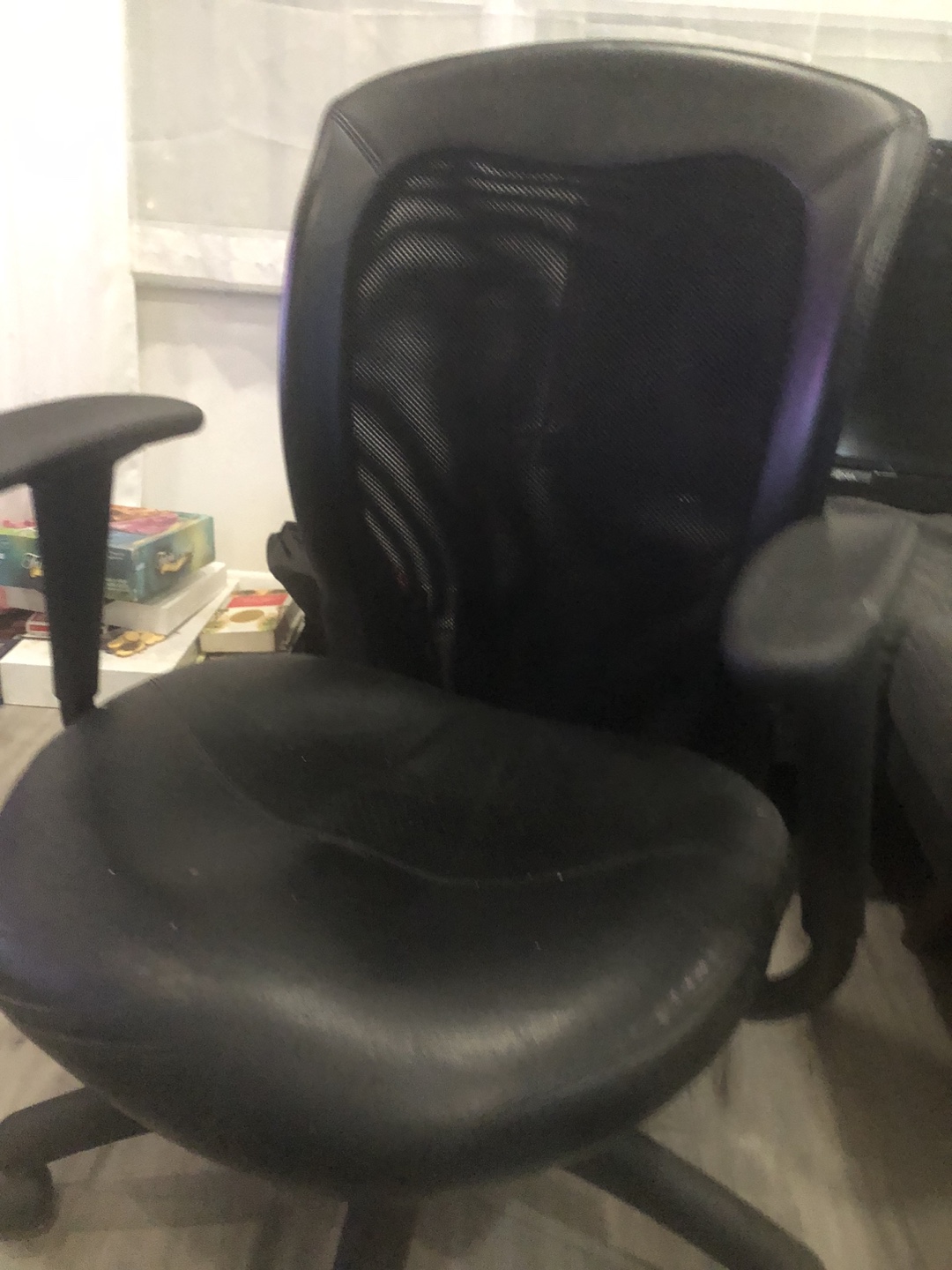 Black Mesh Office Chair - photo 3