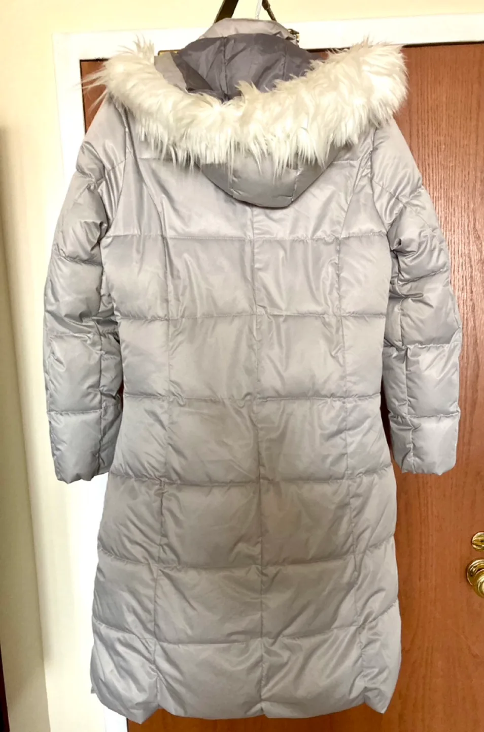 ✨Summer sale! Women ' Long Puffer Jacket - Size M image indicator(2)