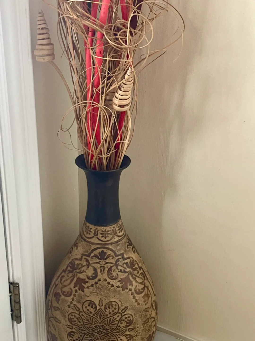 Large Decorative Floor Vase with Dried Floral Arrangement image indicator(4)