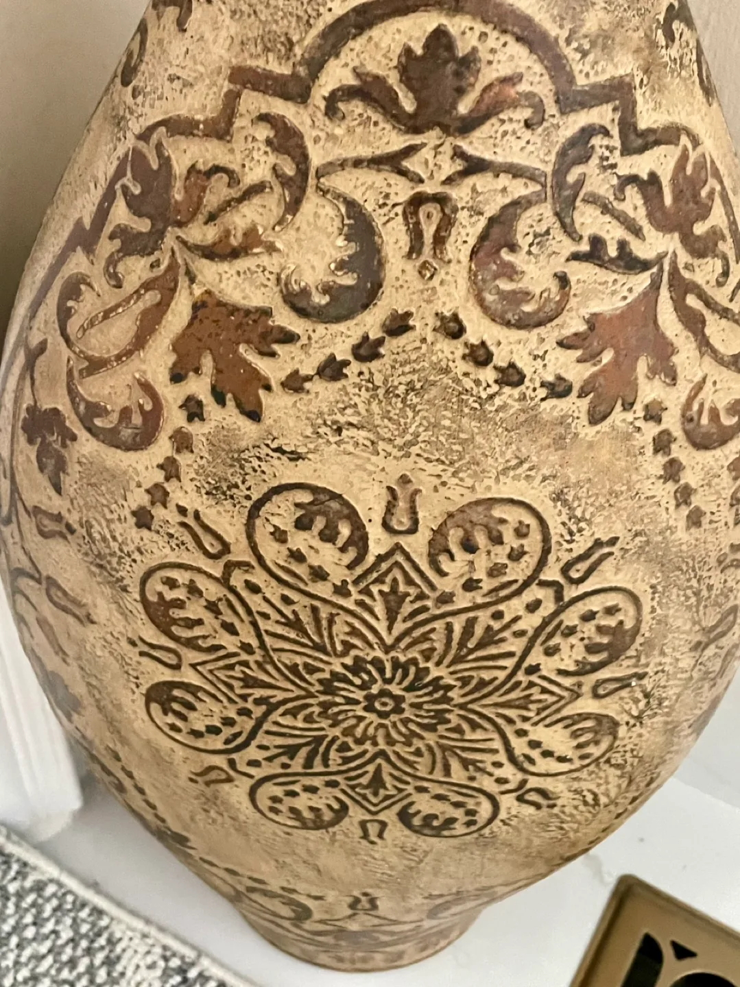 Large Decorative Floor Vase with Dried Floral Arrangement image indicator(2)
