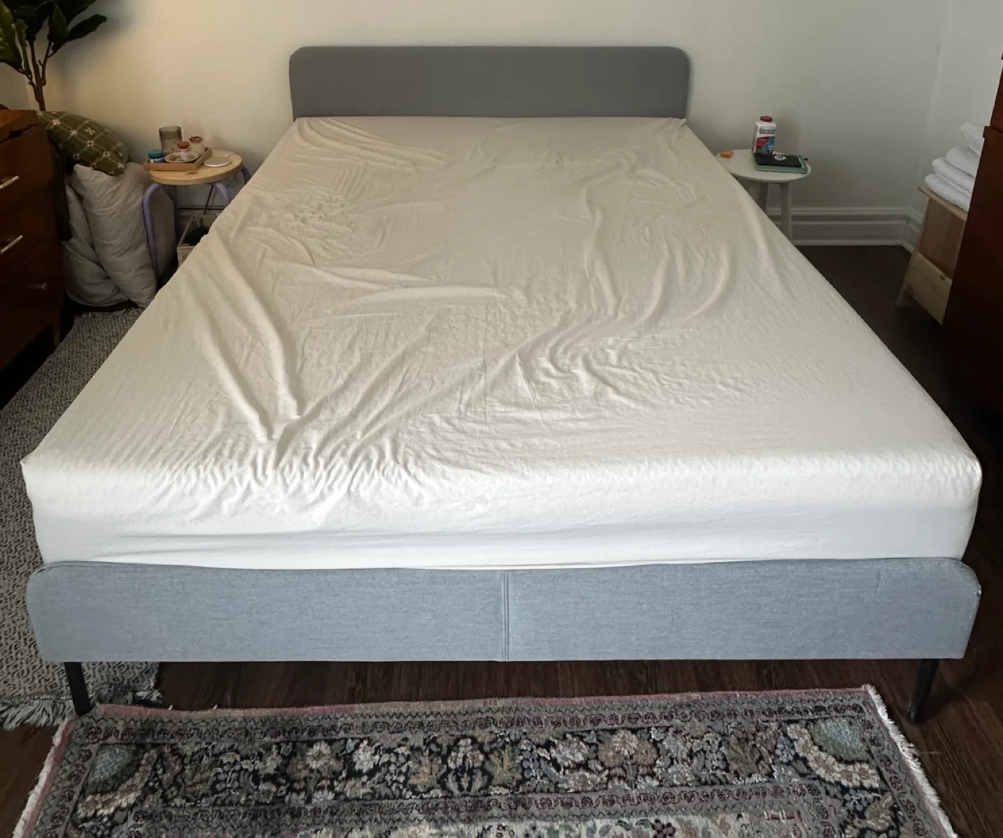 Upholstered Queen Bedframe — Slattum Ikea image indicator(2)