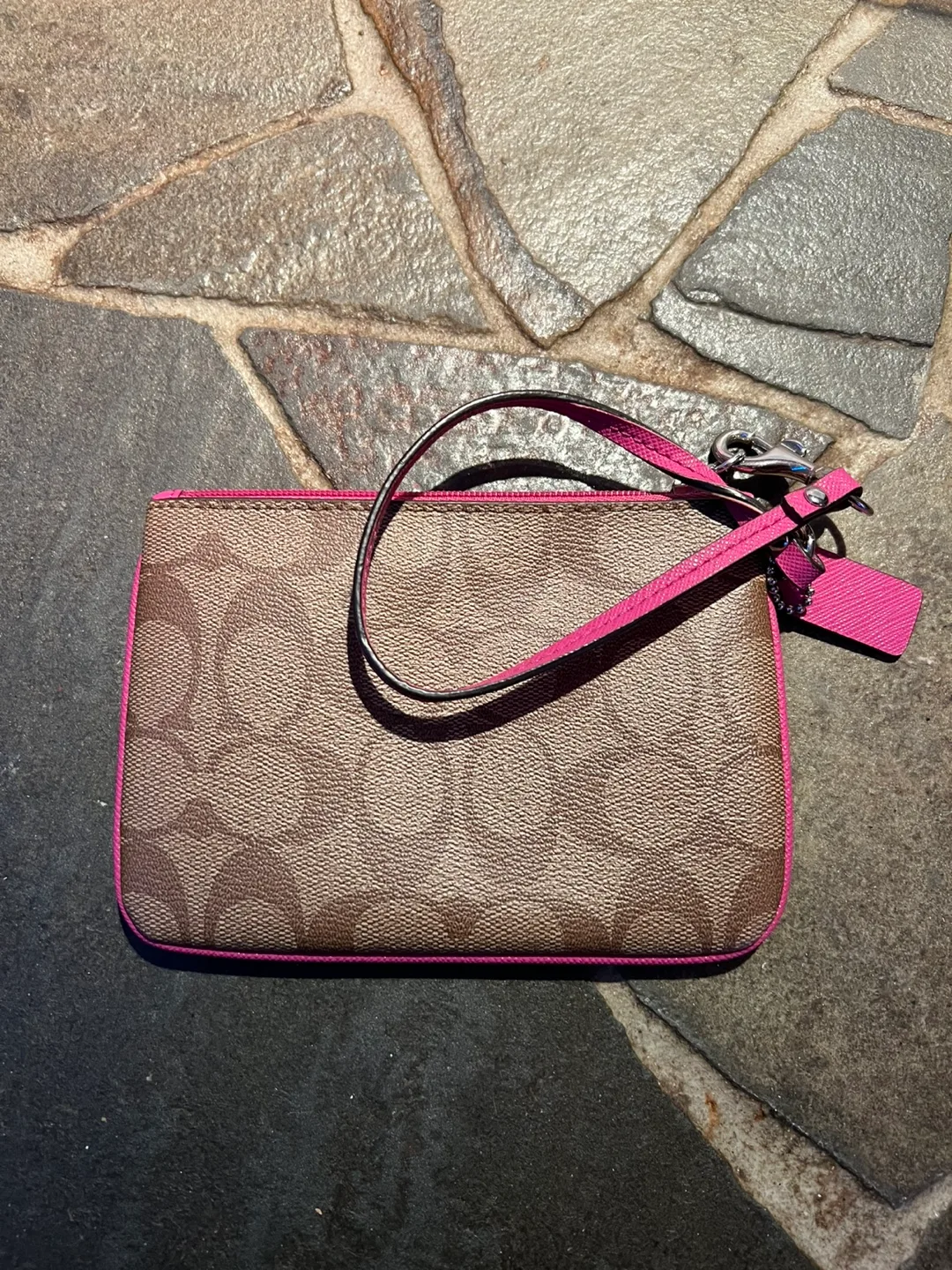 Coach Wristlet (BNWOB) image indicator(2)