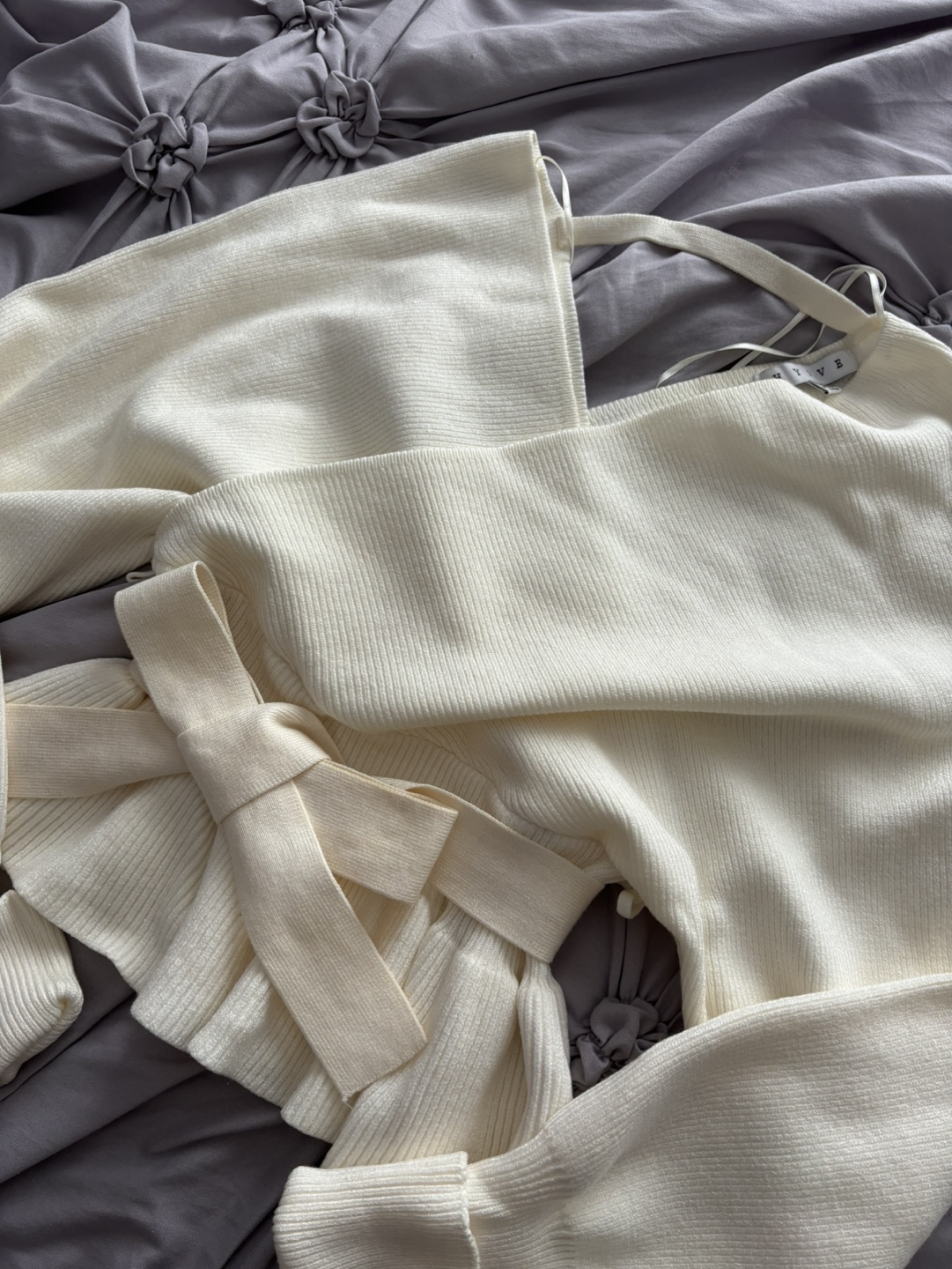 Honey Women's Cream Knit Wrap Top - Size Medium - photo 2