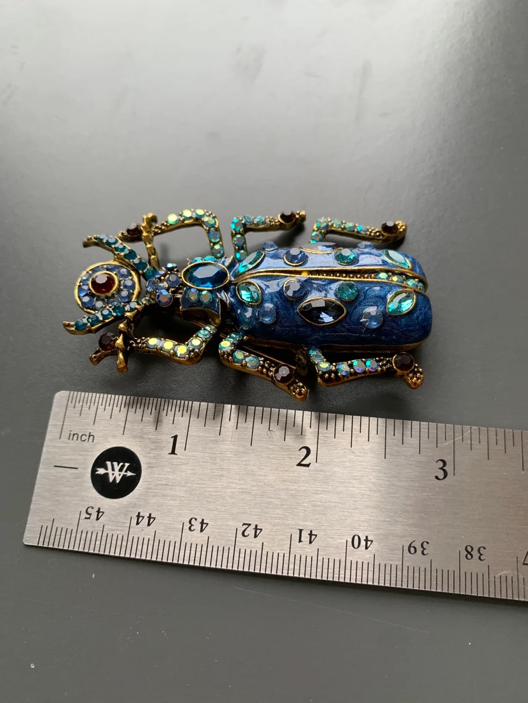 Gorgeous Blue Beetle Brooch image indicator(3)