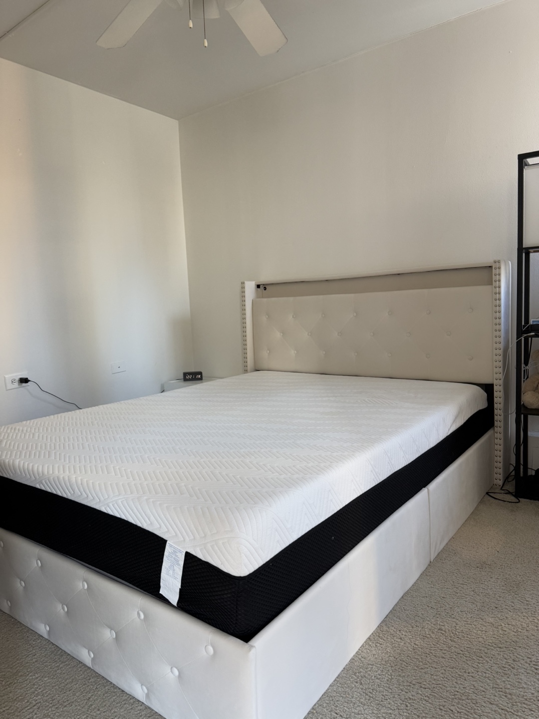Bed frame queen and mattress - photo 3