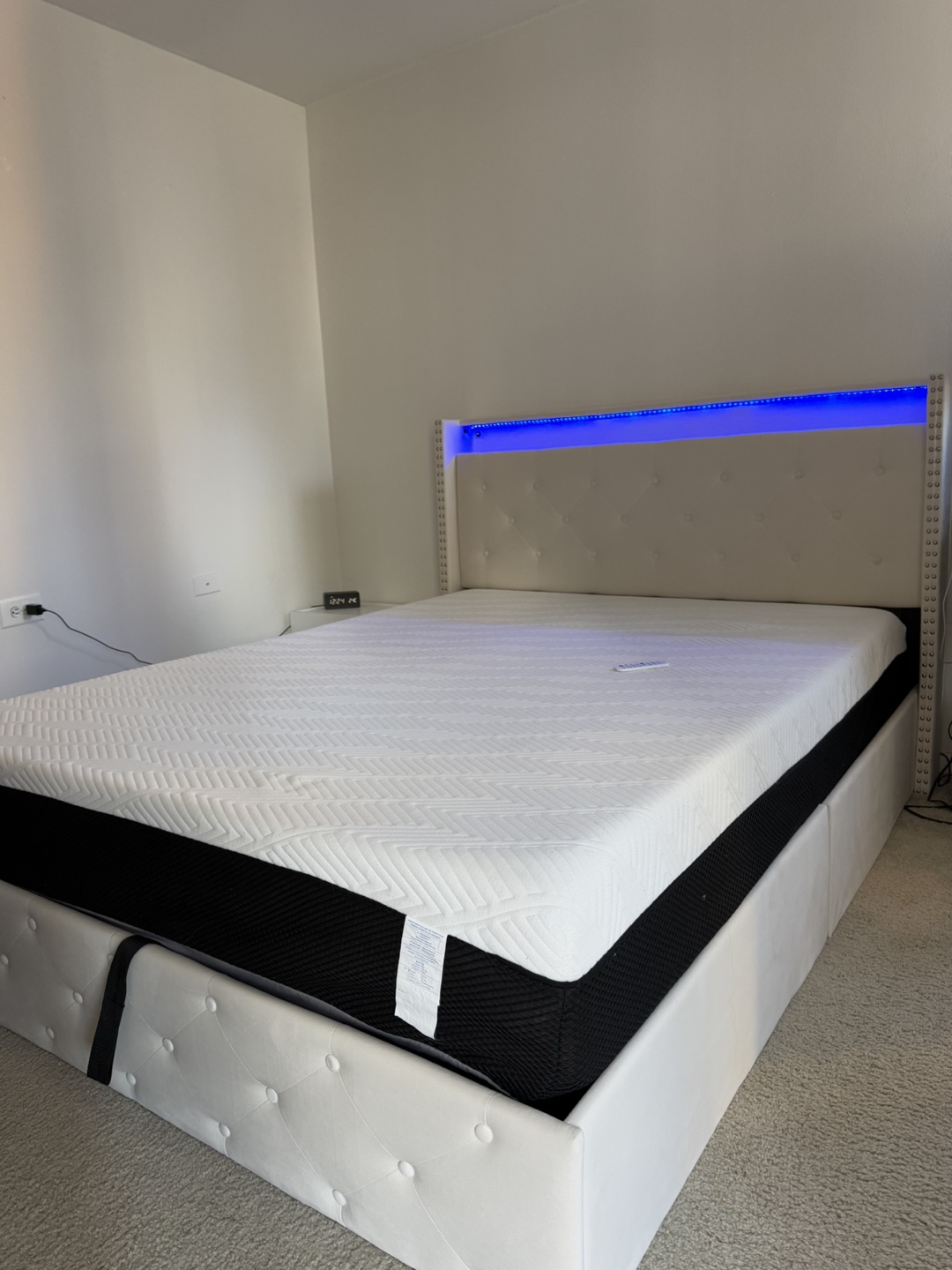 Bed frame queen and mattress