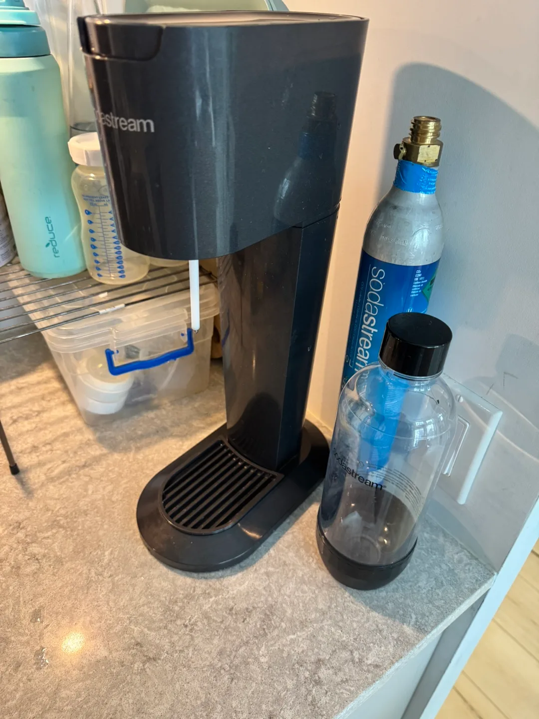 SodaStream Sparkling Water Maker image indicator(2)