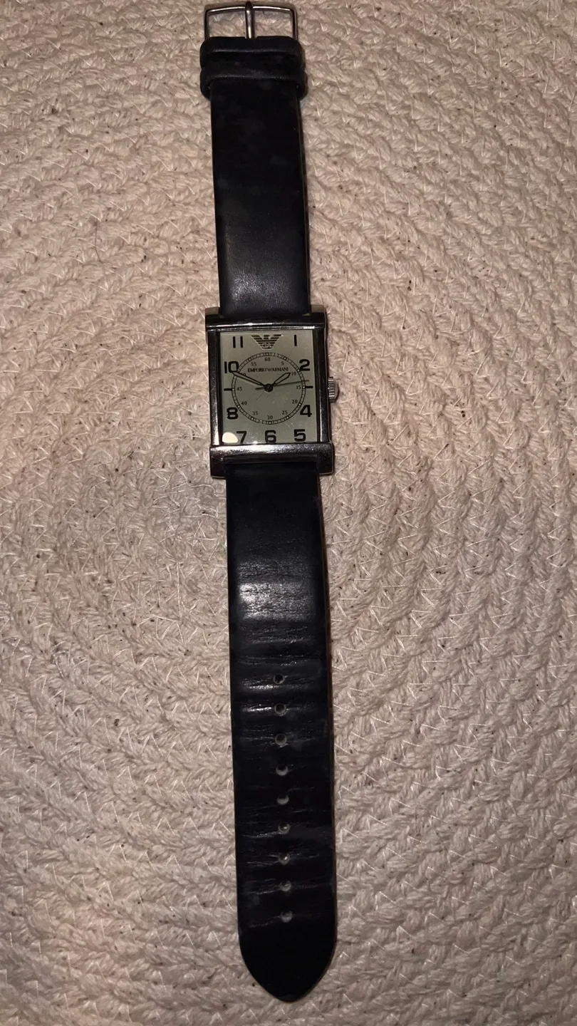 Emporio Armani Men's Quartz Watch image indicator(10)