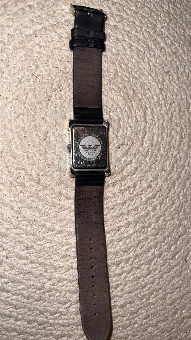 Emporio Armani Men's Quartz Watch image indicator(9)