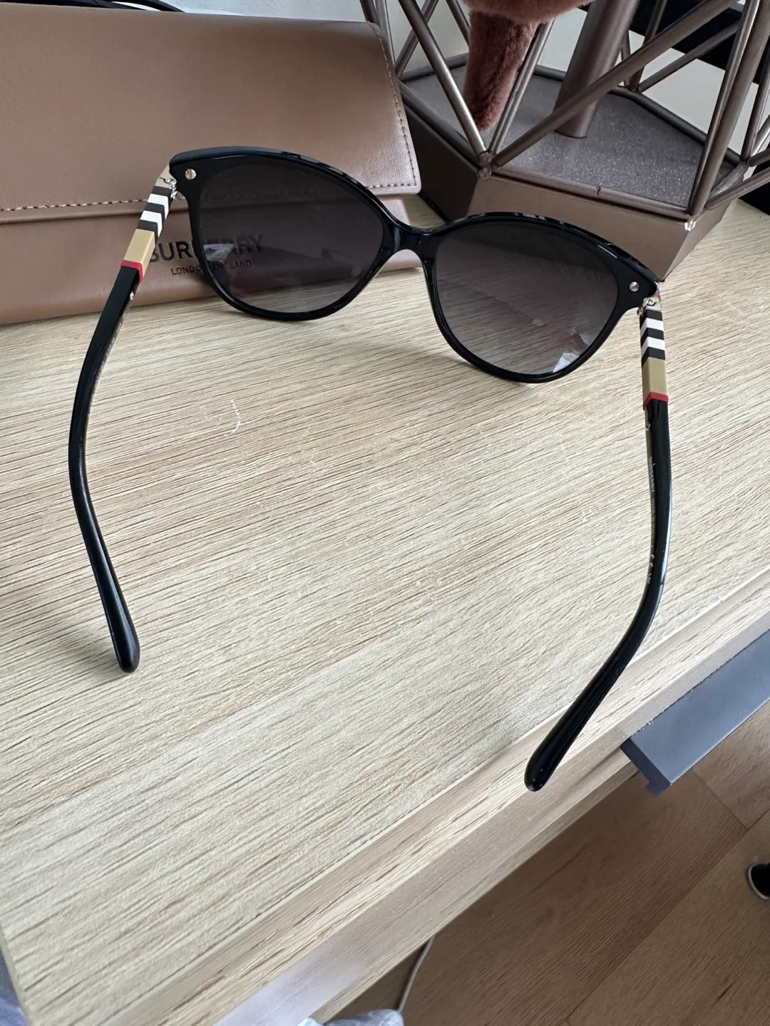 Burberry Sunglasses with Case image indicator(7)