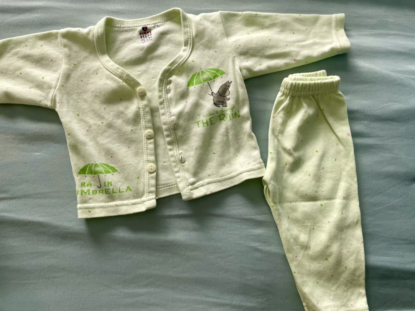 Baby Clothes Bundle - 6 Newborn Outfits - photo 4