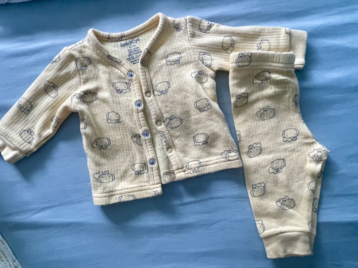 Baby Clothes Bundle - 6 Newborn Outfits - photo 2