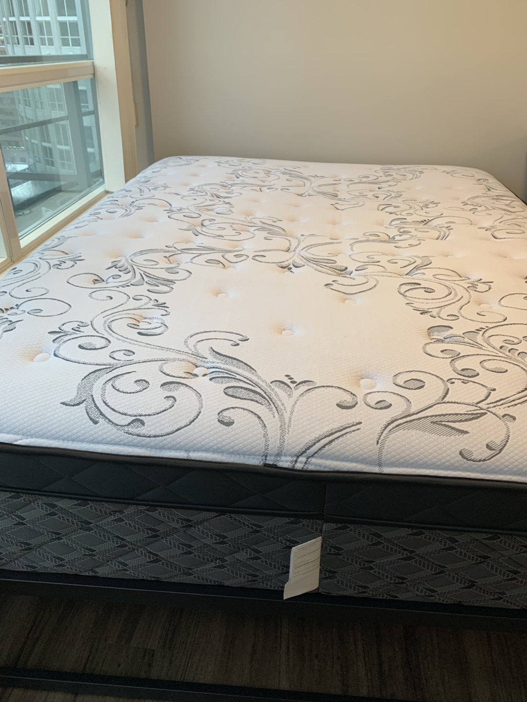 Queen size Sealy mattress from Costco - photo 2