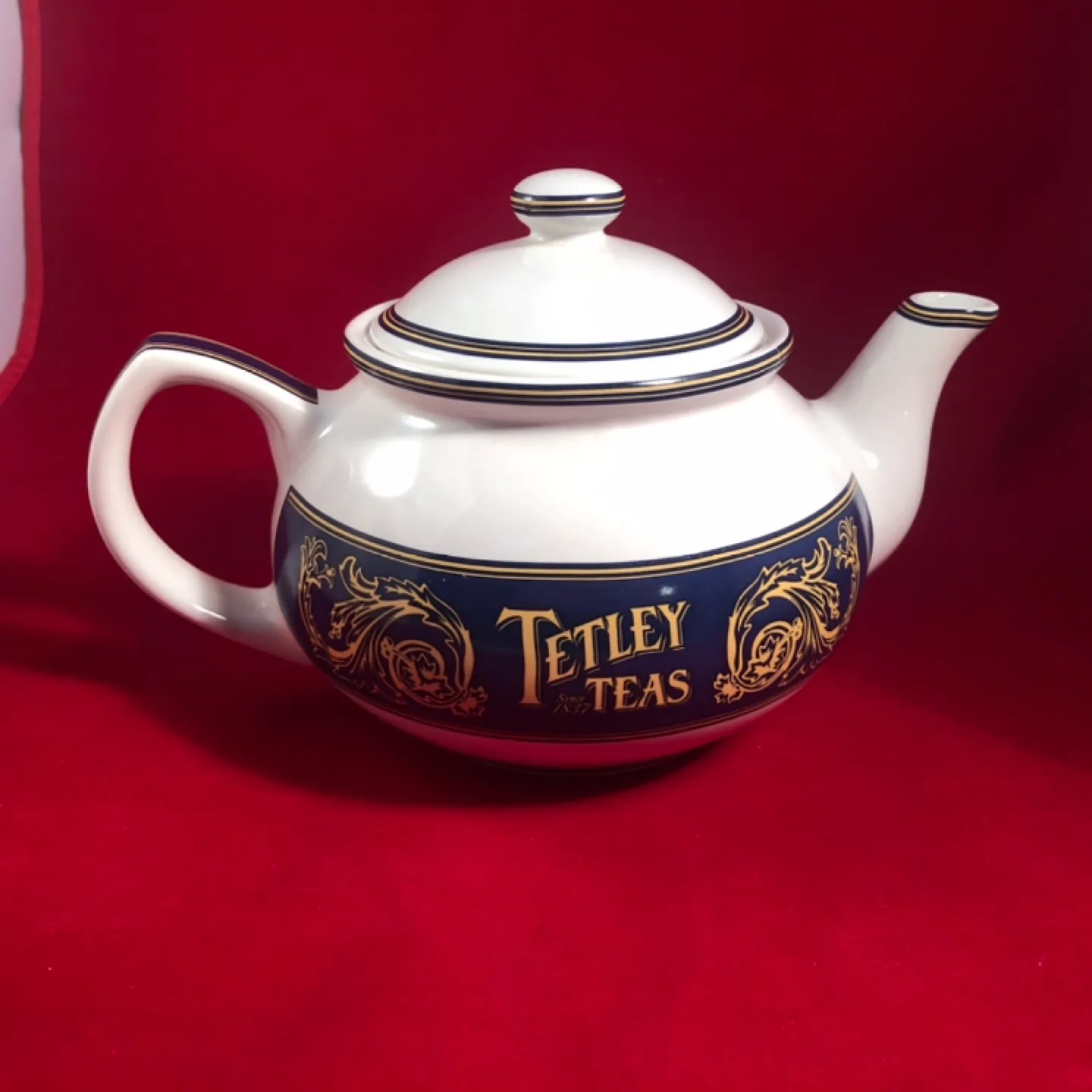 Vintage Tetley Tea Teapot image indicator(2)