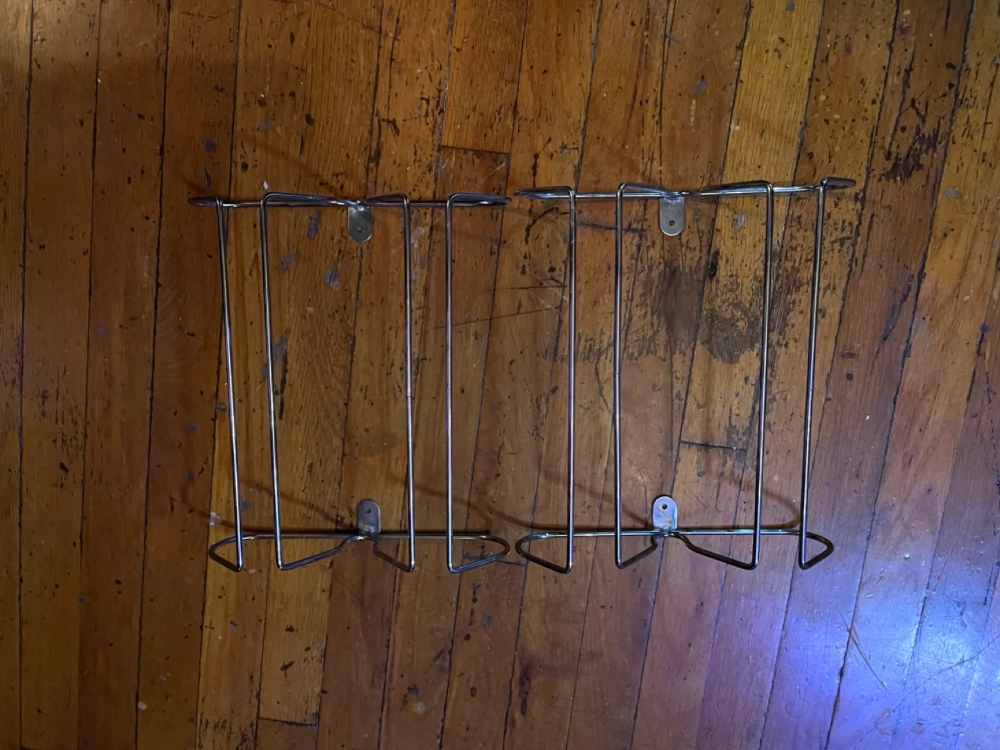 Pair of Metal Wine Glass Holders 🧡 image indicator(3)