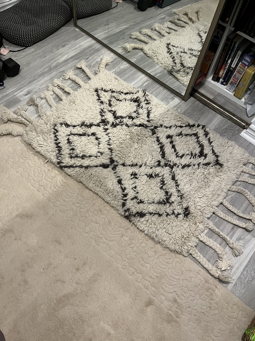 Handmade Moroccan Tufted Wool Rug - photo 2