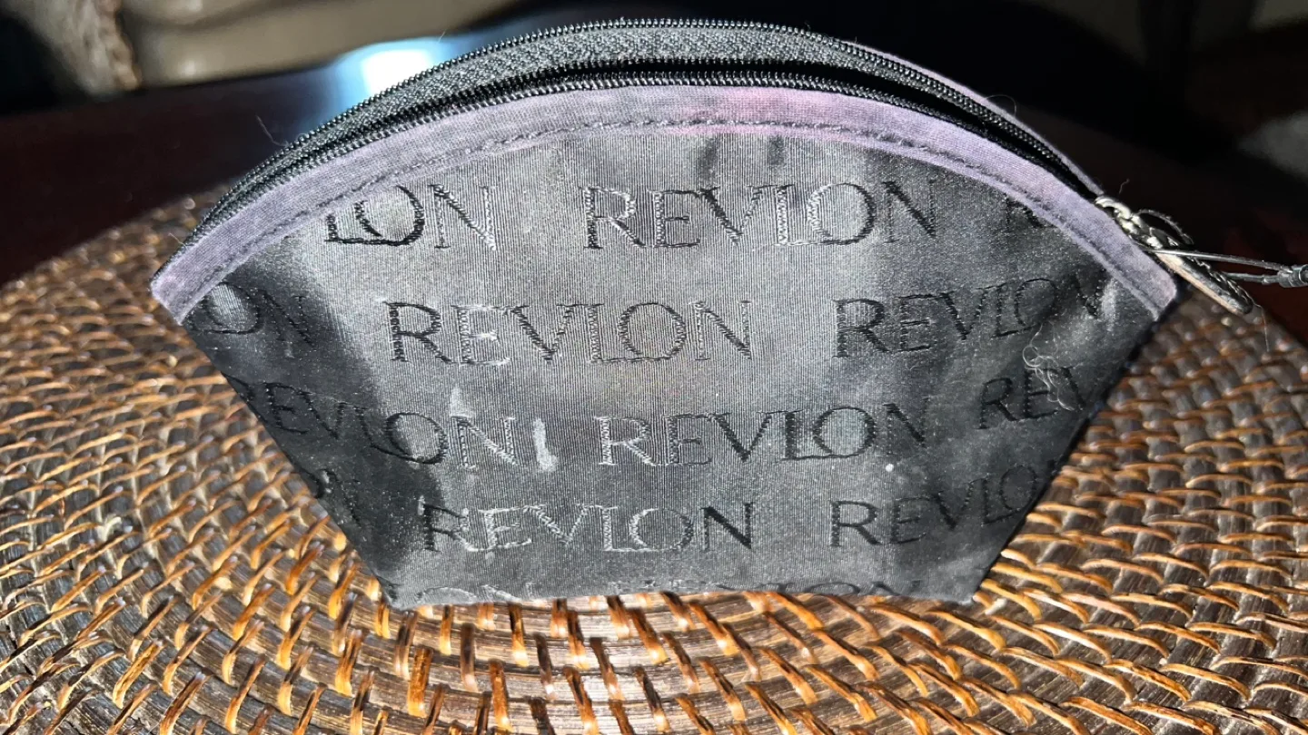 Lovely Handbags and Cosmetic Bags image indicator(8)