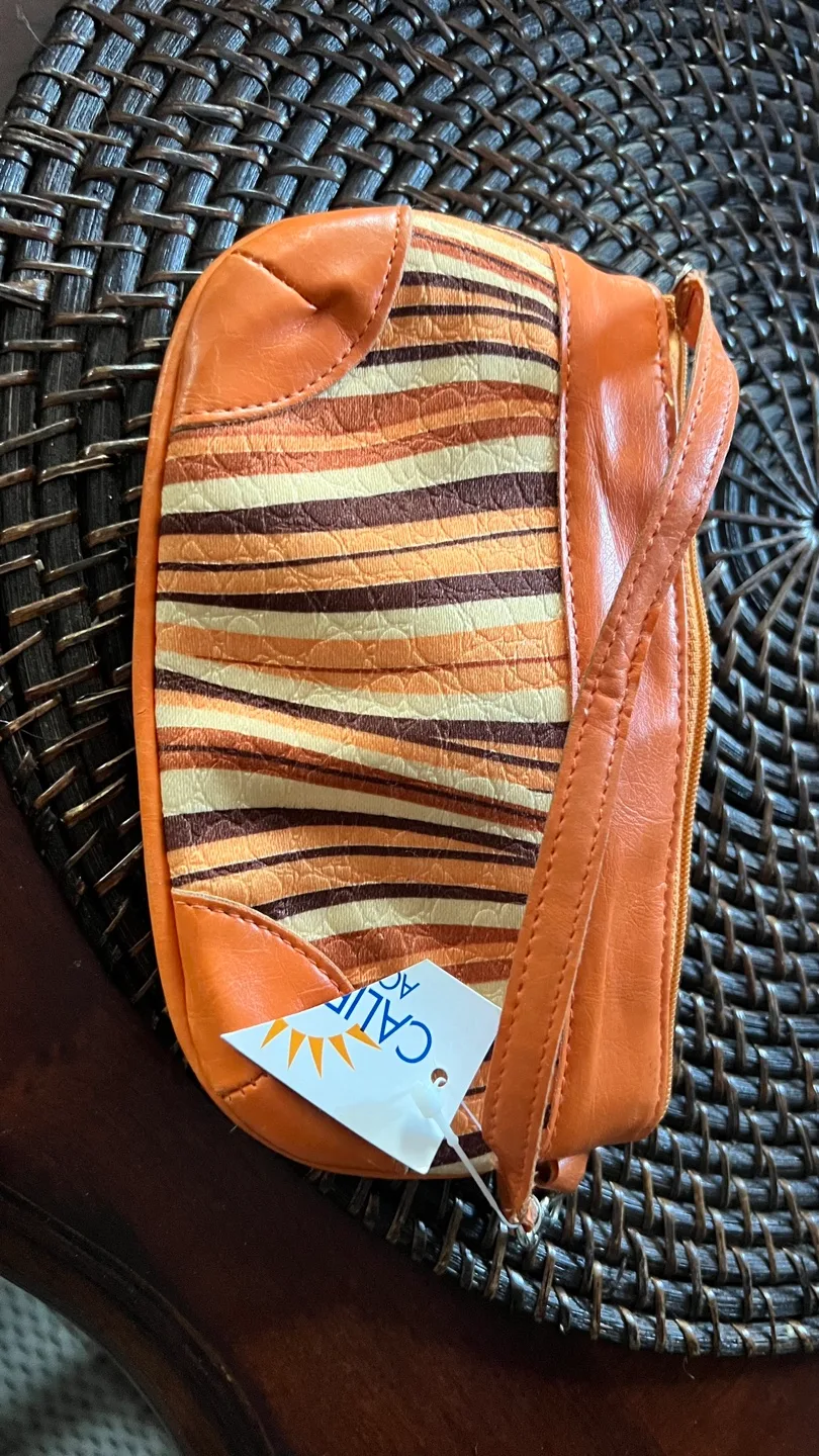 Lovely Handbags and Cosmetic Bags image indicator(5)