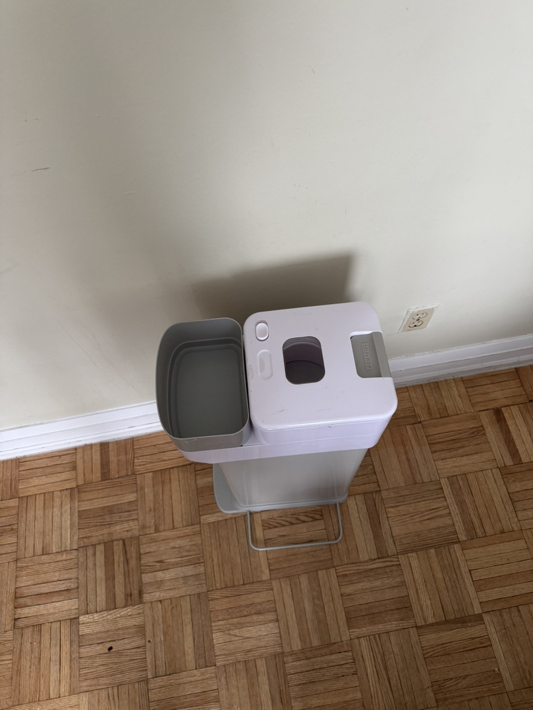 Diaper pail with extra storage