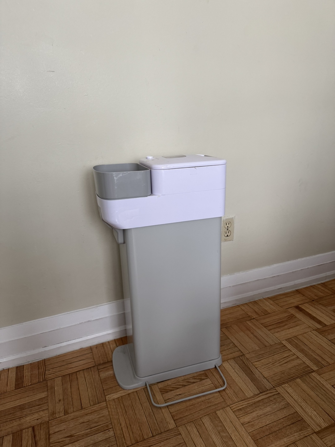 Diaper pail with extra storage - photo 2