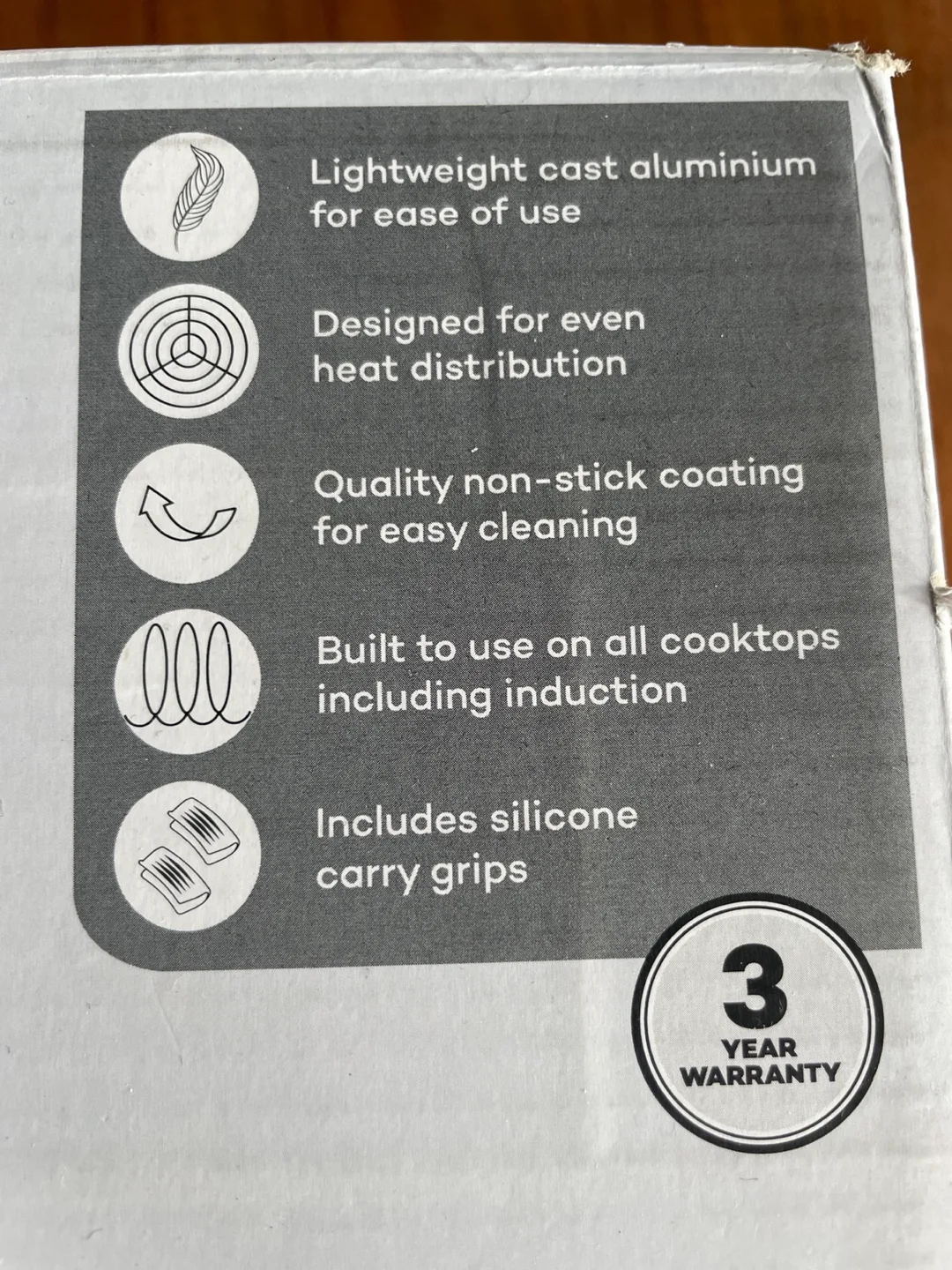 Maxwell & Williams Agile Non-Stick Casserole 24cm/4.2 Litre image indicator(3)
