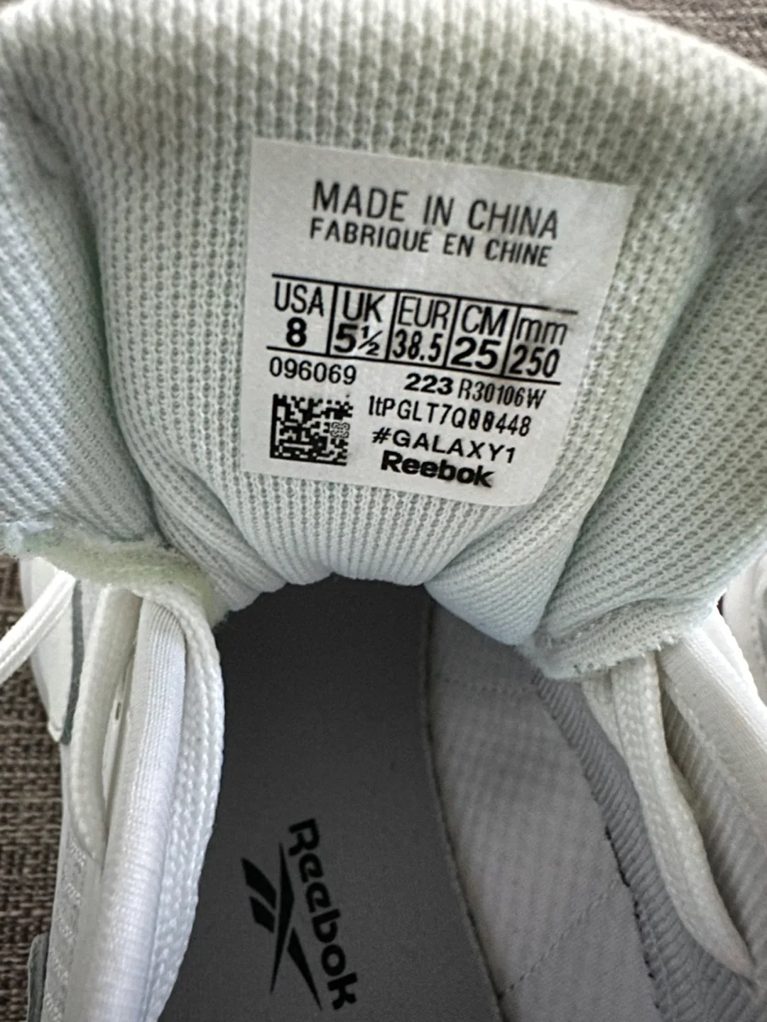 Reebok White Green Sneakers Women's Size 8 image indicator(5)