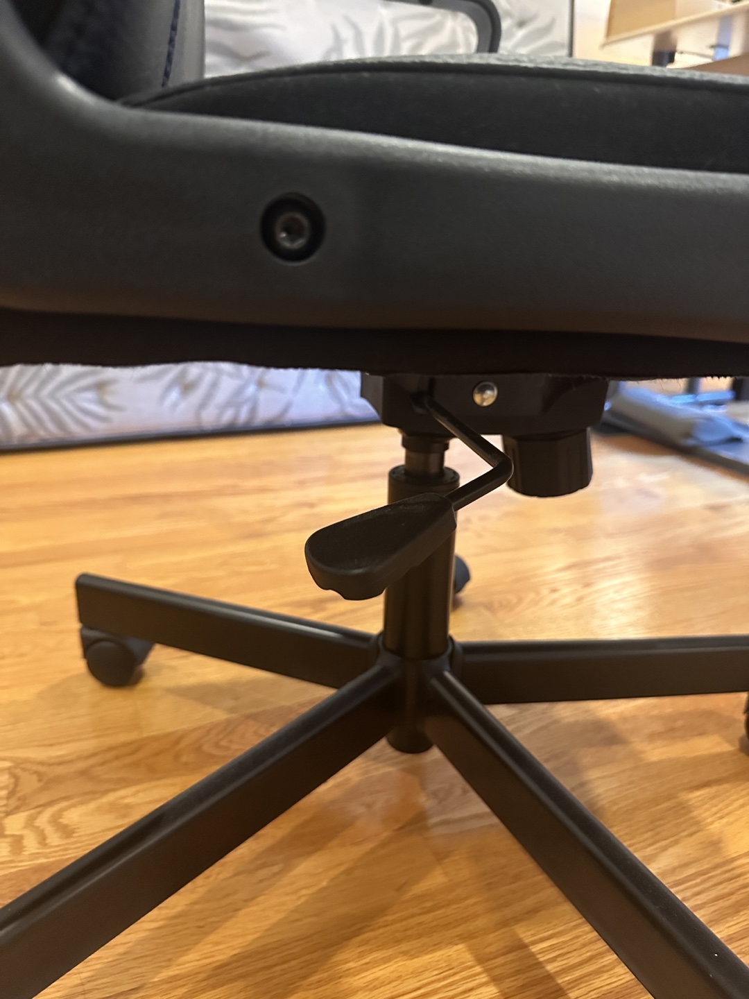 Black Swivel Office Chair - photo 3