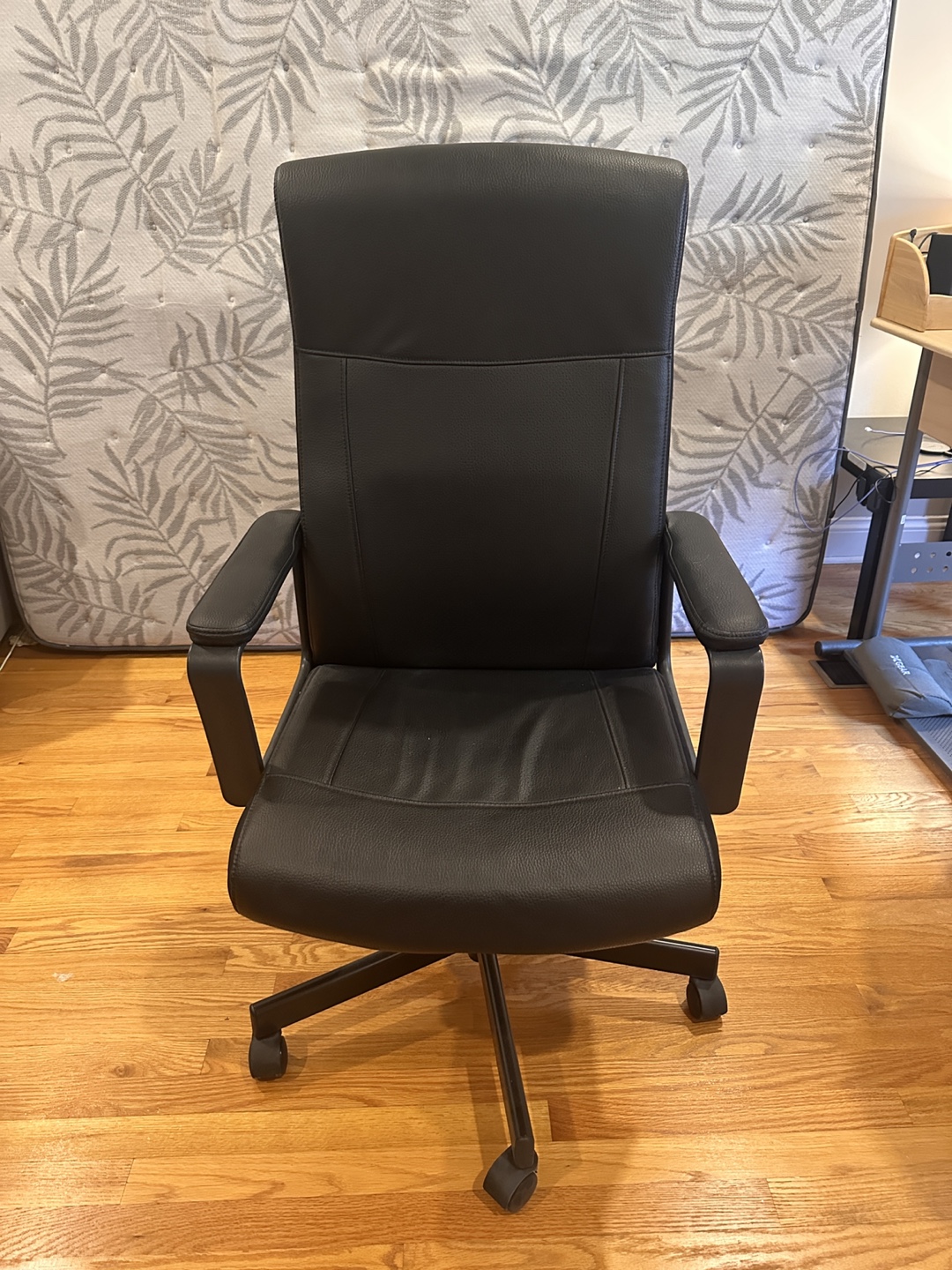 Black Swivel Office Chair - photo 4