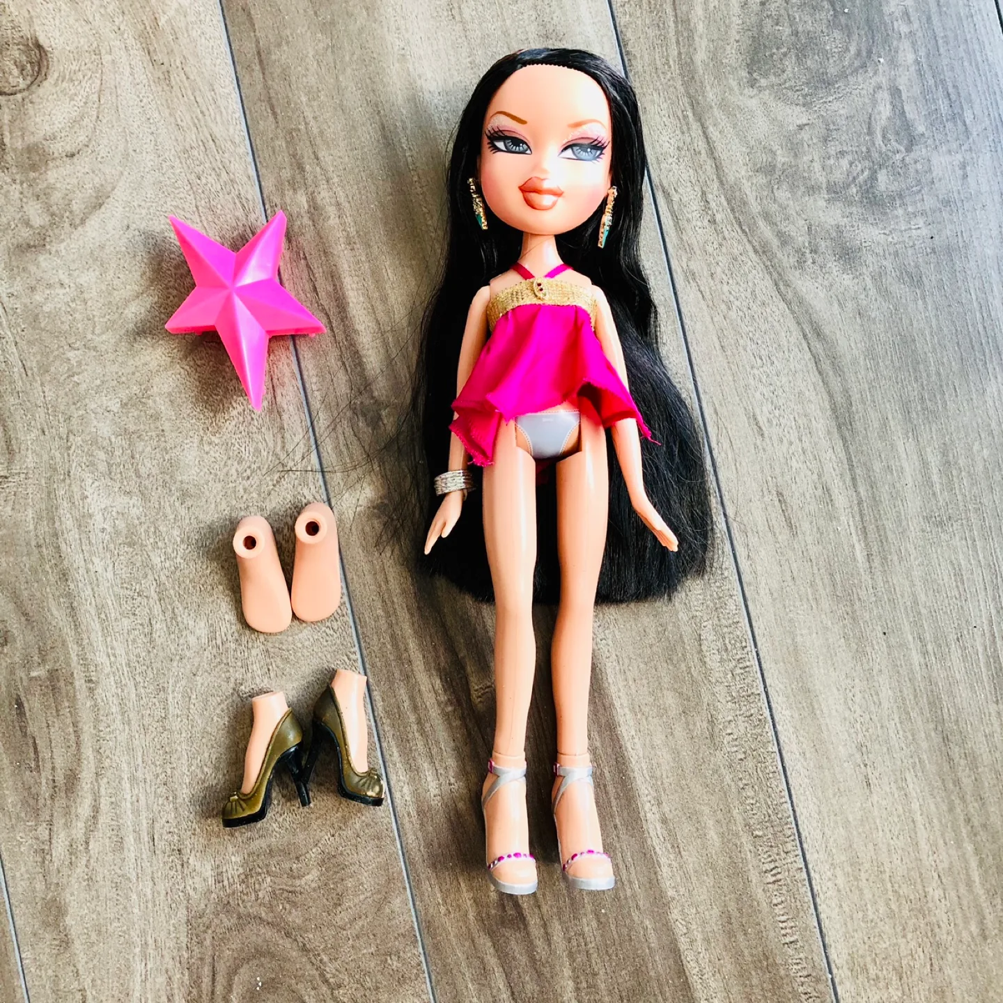 🏈 Pre-loved Bratz Jade Doll with Accessories image indicator(3)