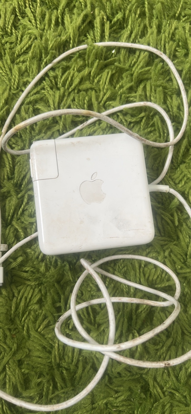 Apple MagSafe Power Adapter - photo 2