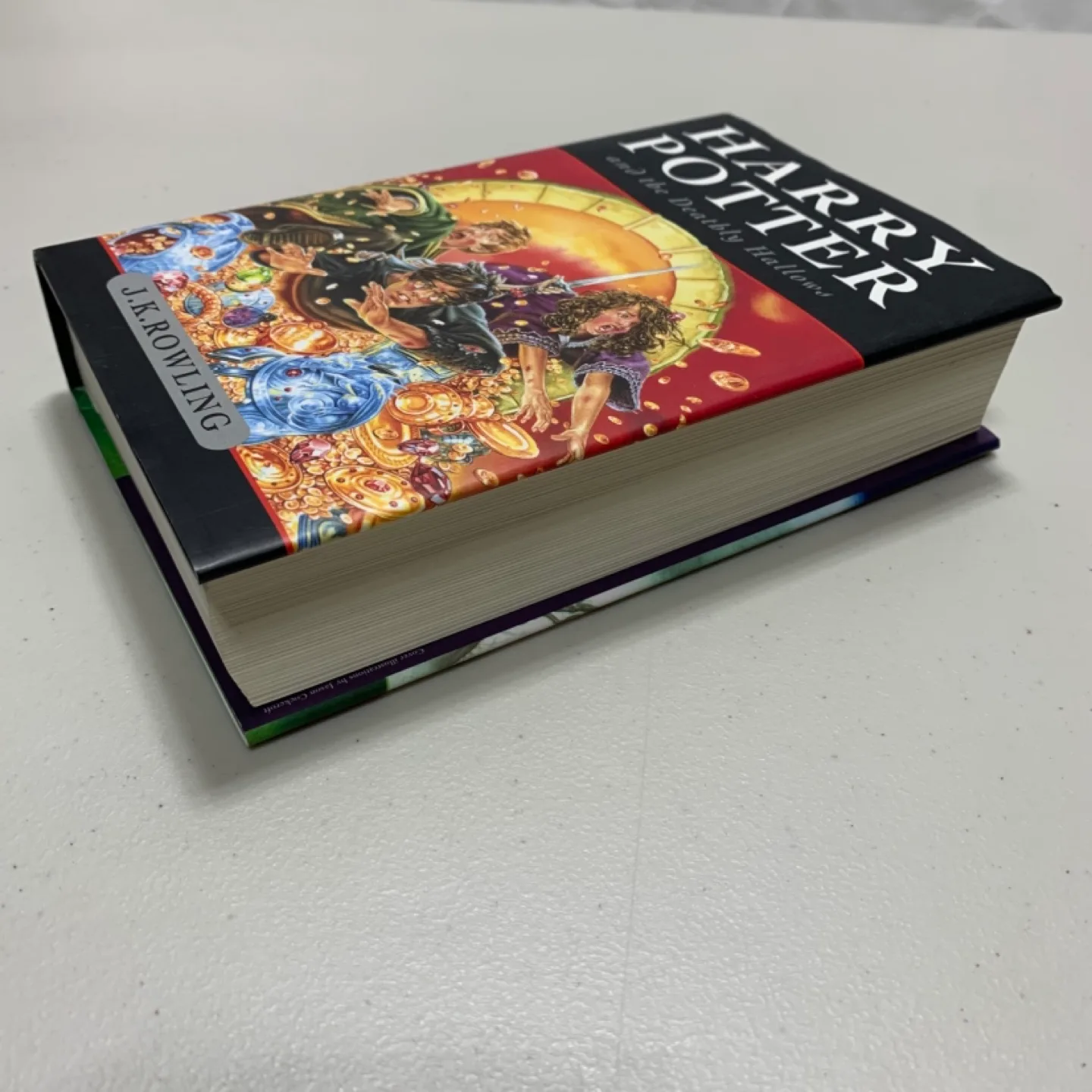 Harry Potter and the Deathly Hallows Book image indicator(2)