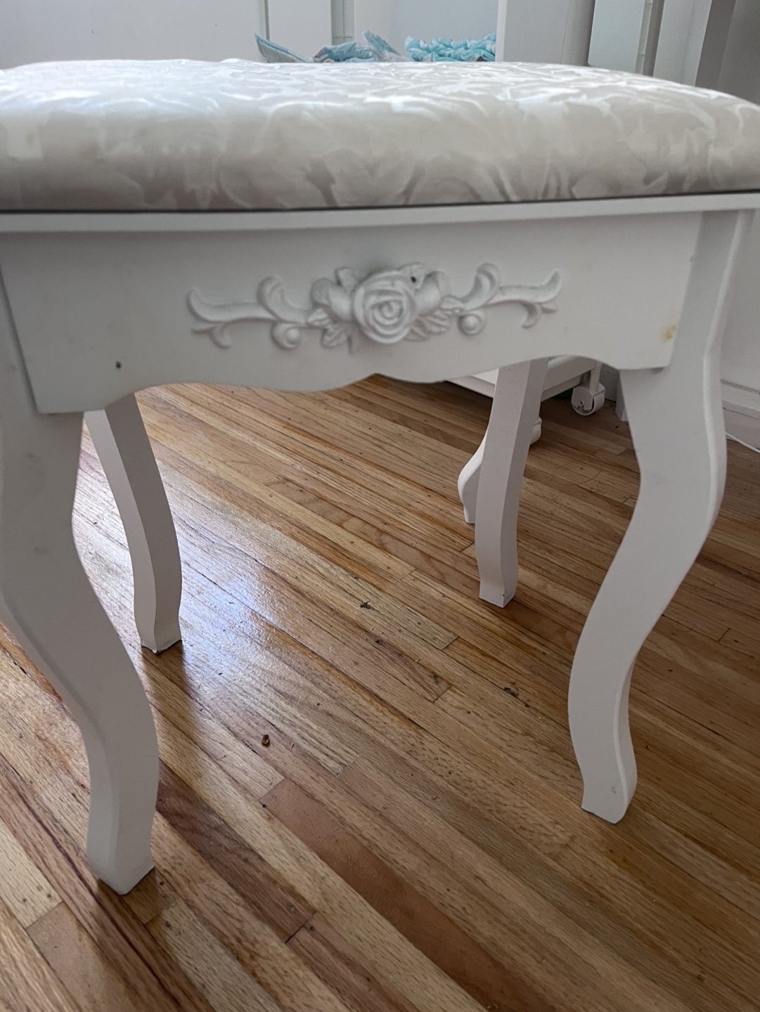 White Vanity Set with Stool - photo 5