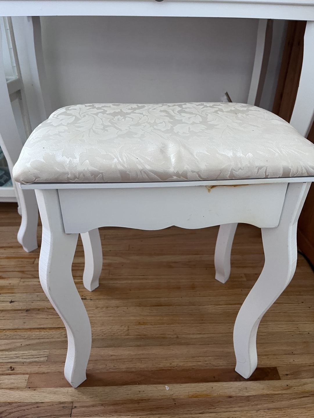 White Vanity Set with Stool - photo 4