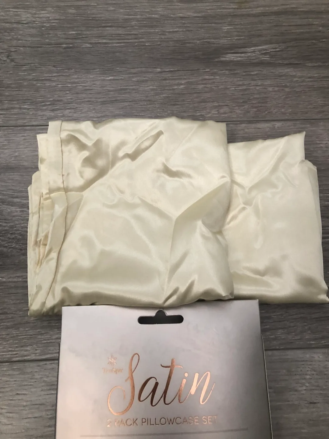 2 Satin Pillowcases image indicator(2)