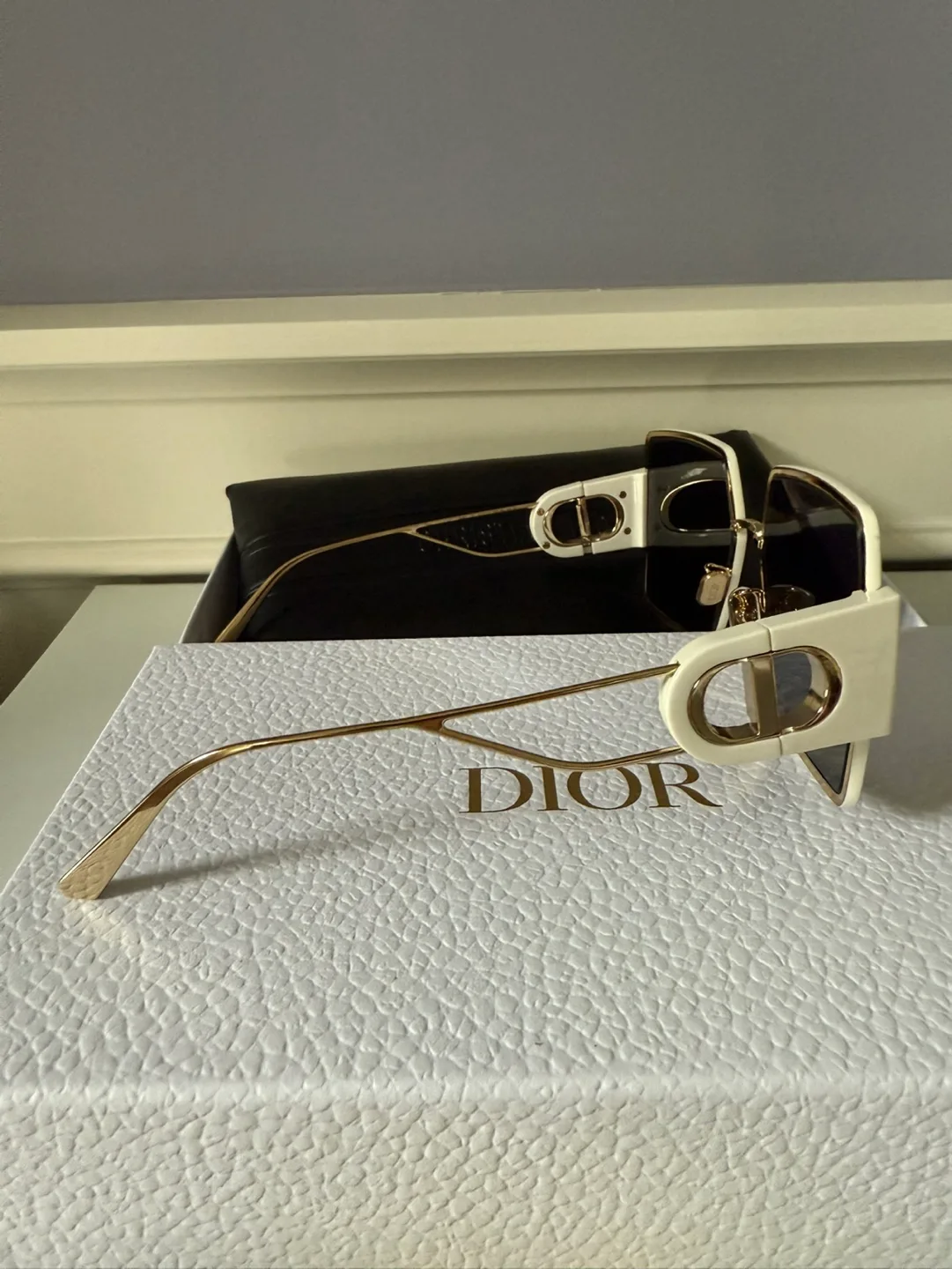Brand new Dior Sunglasses image indicator(3)