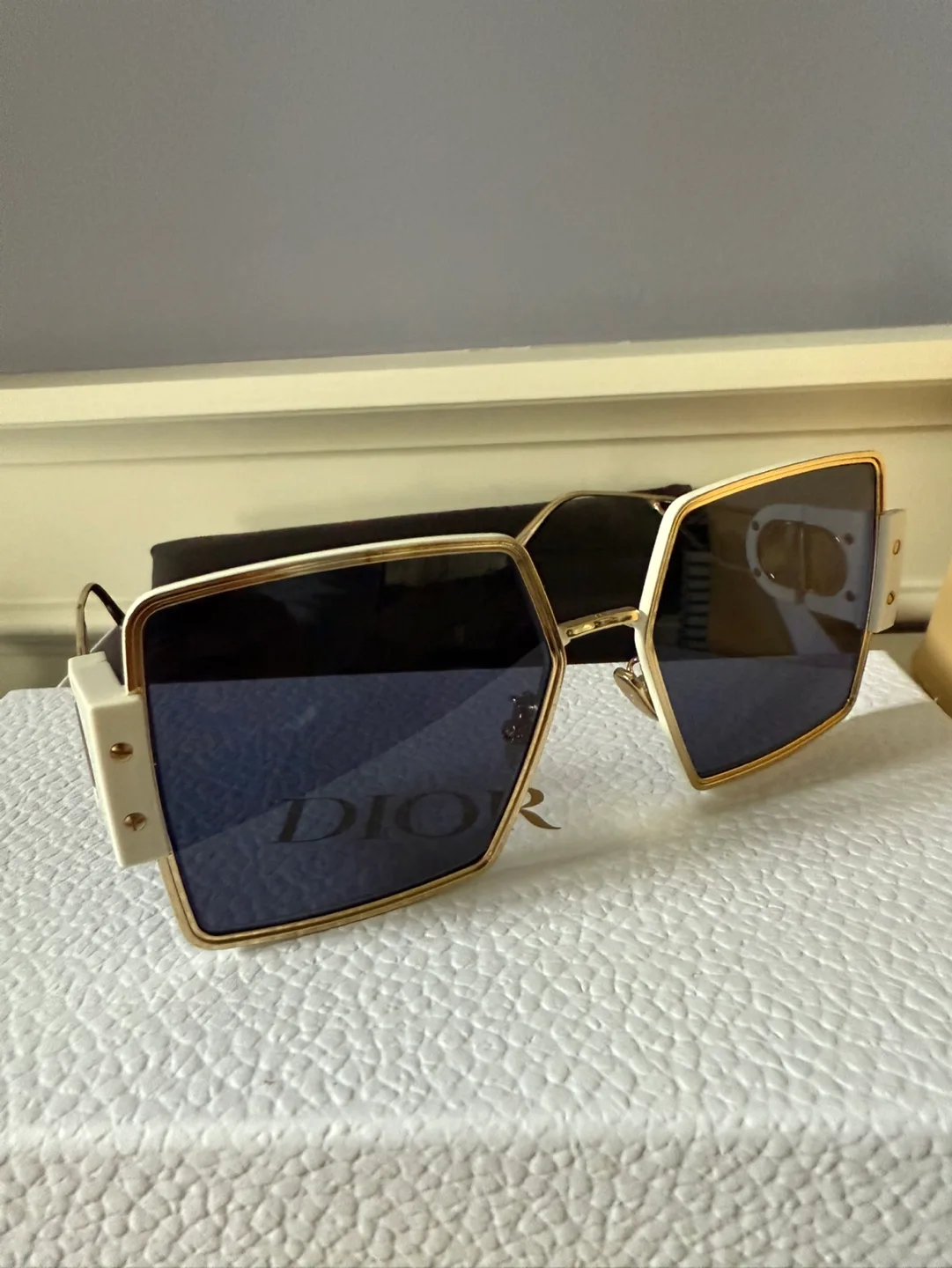 Brand new Dior Sunglasses image indicator(5)