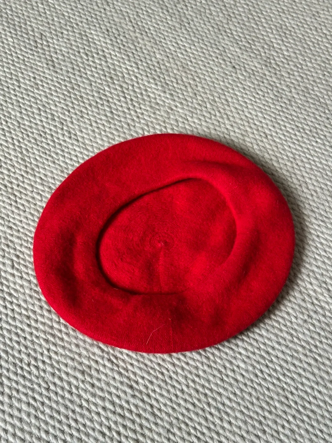 Banana Republic Red Wool Beret image indicator(2)